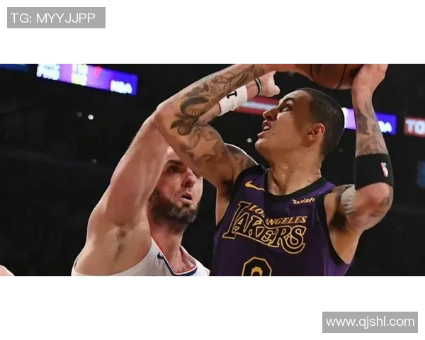 山猫队与湖人队激战正酣谁能在这场对决中笑到最后